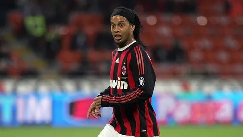 Foto de ronaldinho en el milan 2009